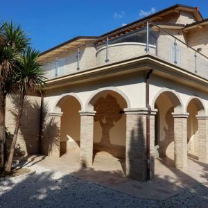 MARCIANO DELLA CHIANA - VENDITA VILLA CON PISCINA
