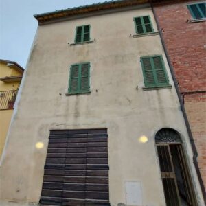 FOIANO DELLA CHIANA - VENDITA TERRA-TETTO
