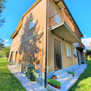 FOIANO DELLA CHIANA - VENDITA CASA SINGOLA