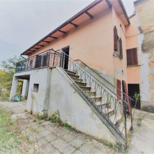 FOIANO - CASA CONTADINA DA RISTRUTTURARE