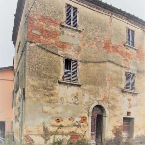 FOIANO DELLA CHIANA - CASALE DA RISTRUTTURARE