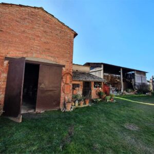 FOIANO - PORZIONE DI IMMOBILE CON TERRENO
