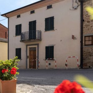FOIANO DELLA CHIANA - SINGOLA CON GIARDINO