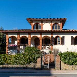 SINALUNGA - VILLA CON GIARDINO