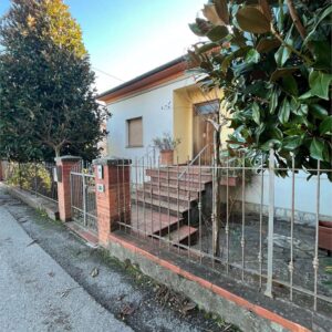 Casa Singola con giardino "La casa delle magnolie "