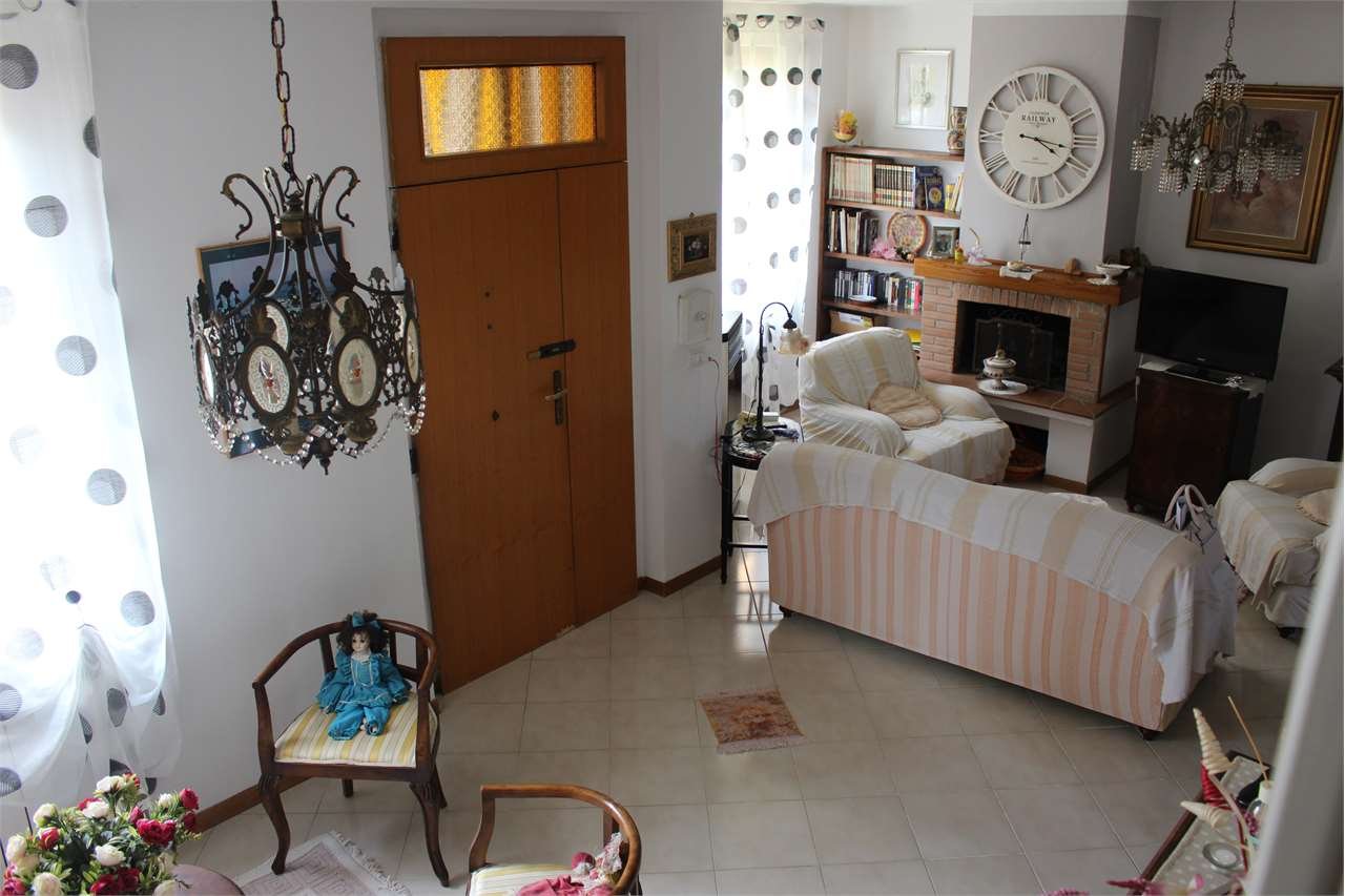 imm_3605-1280-